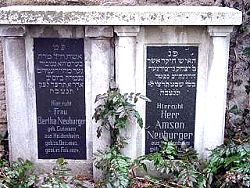 Grabstein der Bertha und des Amson Neuburger